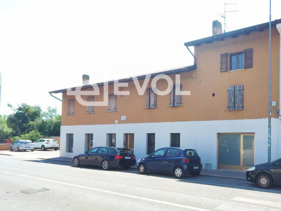 L'establiment comercial a Udine, Udine - foto 4