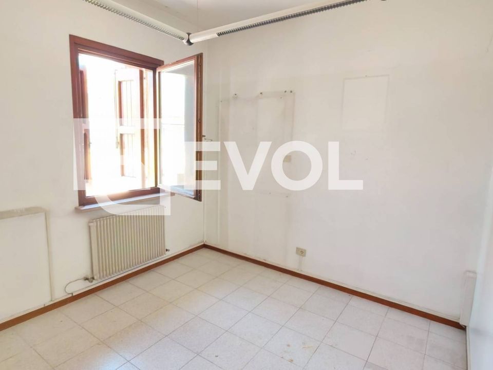 L'establiment comercial a Udine, Udine - foto 3