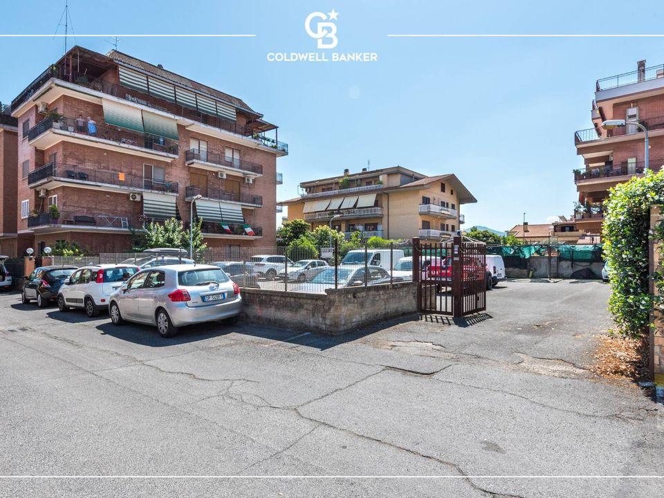 Parkeerruimte in Ciampino, Rome - foto 1