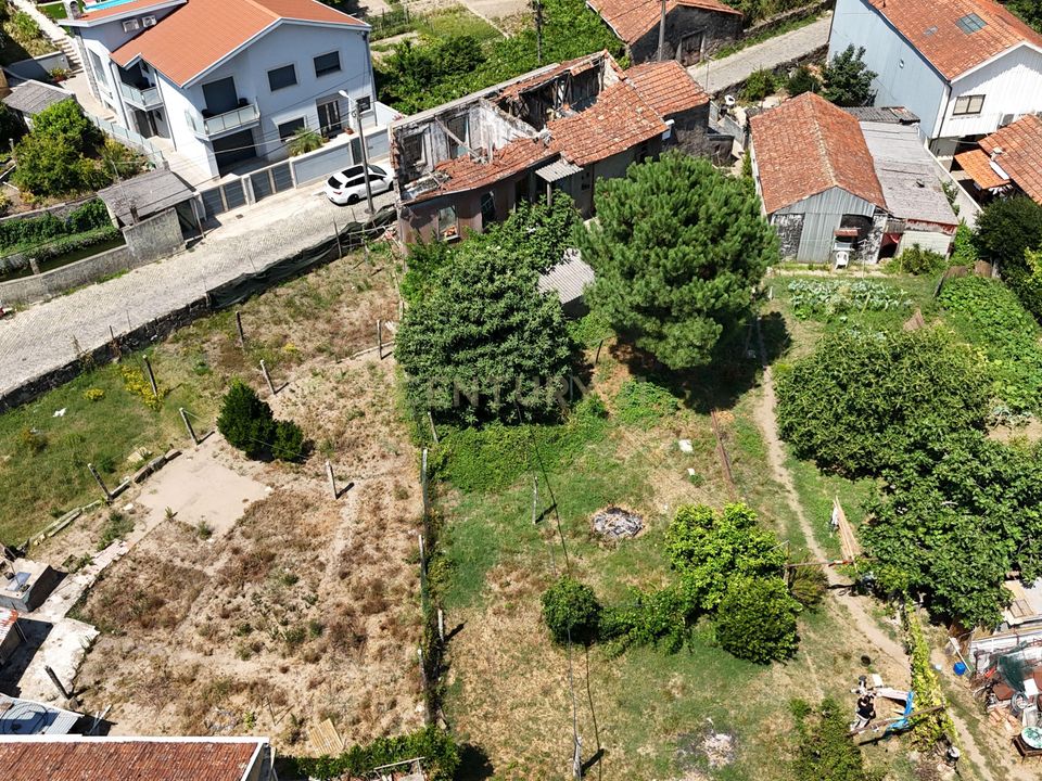 Erhvervsejendom i Fanzeres, Porto - foto 1