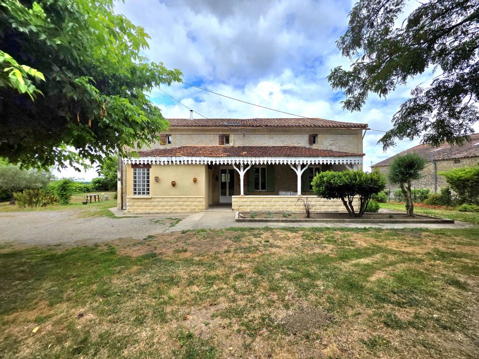 Villa in Lauzun, Lot-et-Garonne - foto 1
