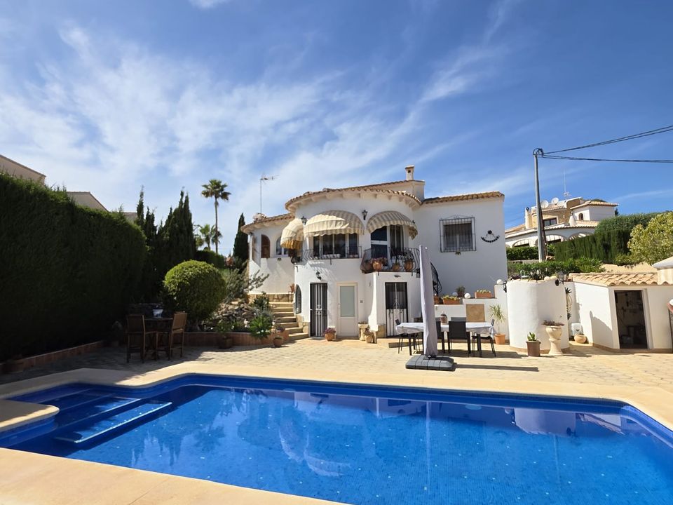 Villa en Calpe, Alicante - foto 1