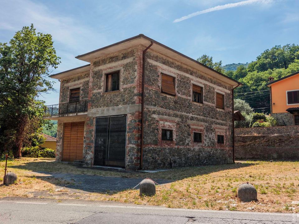 Herregård i Villa Basilica, Lucca - bilde 1