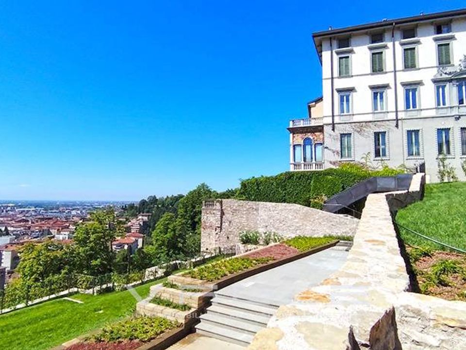 Parkeringsplads i Bergamo, Bergamo - foto 1