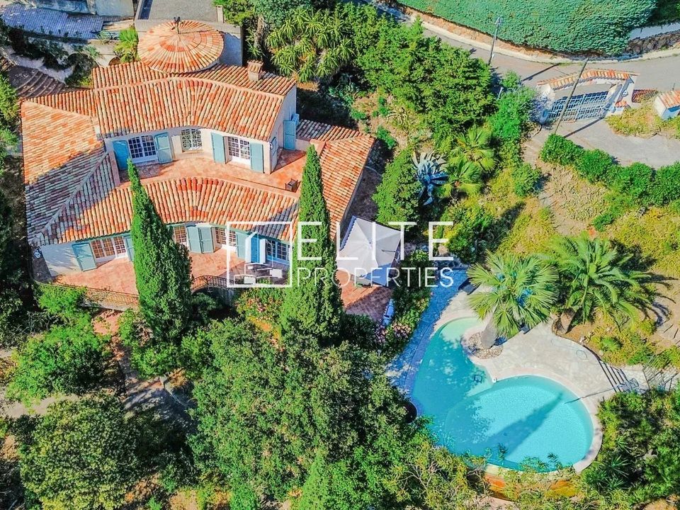 Villa i Mandelieu-la-Napoule, Alpes-Maritimes - foto 1