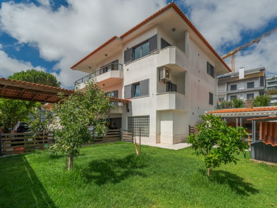 Villa en Barcarena, Lisbon - foto 1
