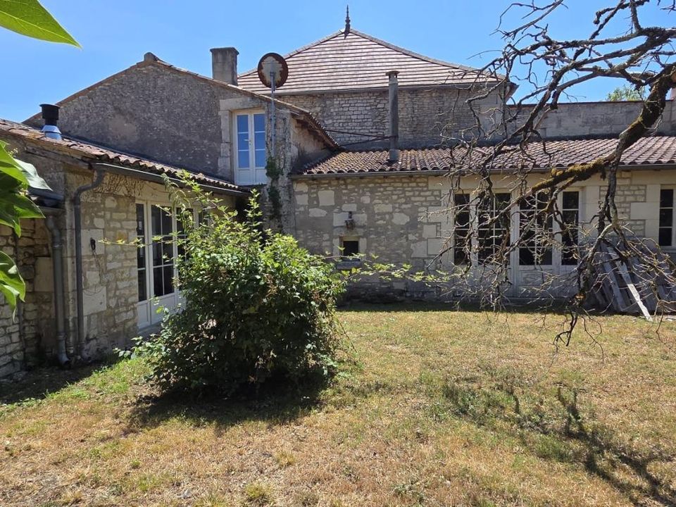 Villa en Saint-Dizant-du-Gua, Charente-Maritime - foto 1