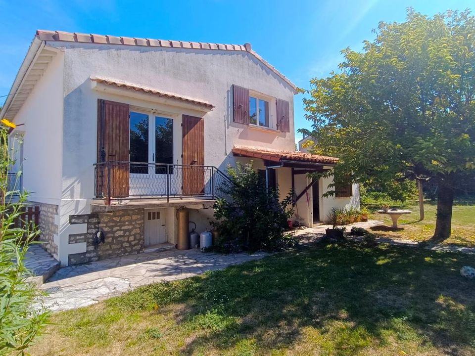 Casa de poble a Mortagne-sur-Gironde, Charente-Maritime - foto 2