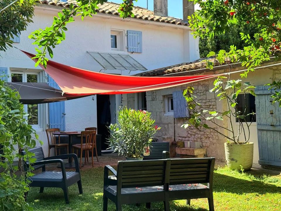 Villa en Saint-Dizant-du-Gua, Charente-Maritime - foto 1