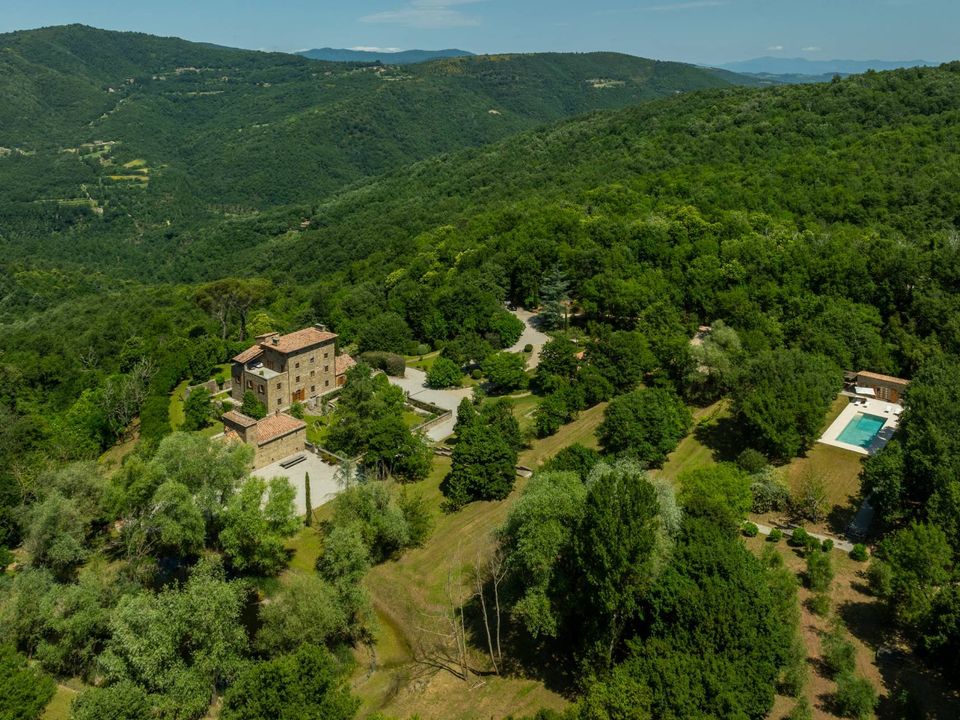 Casa de campo en Cortona, Arezzo - foto 2