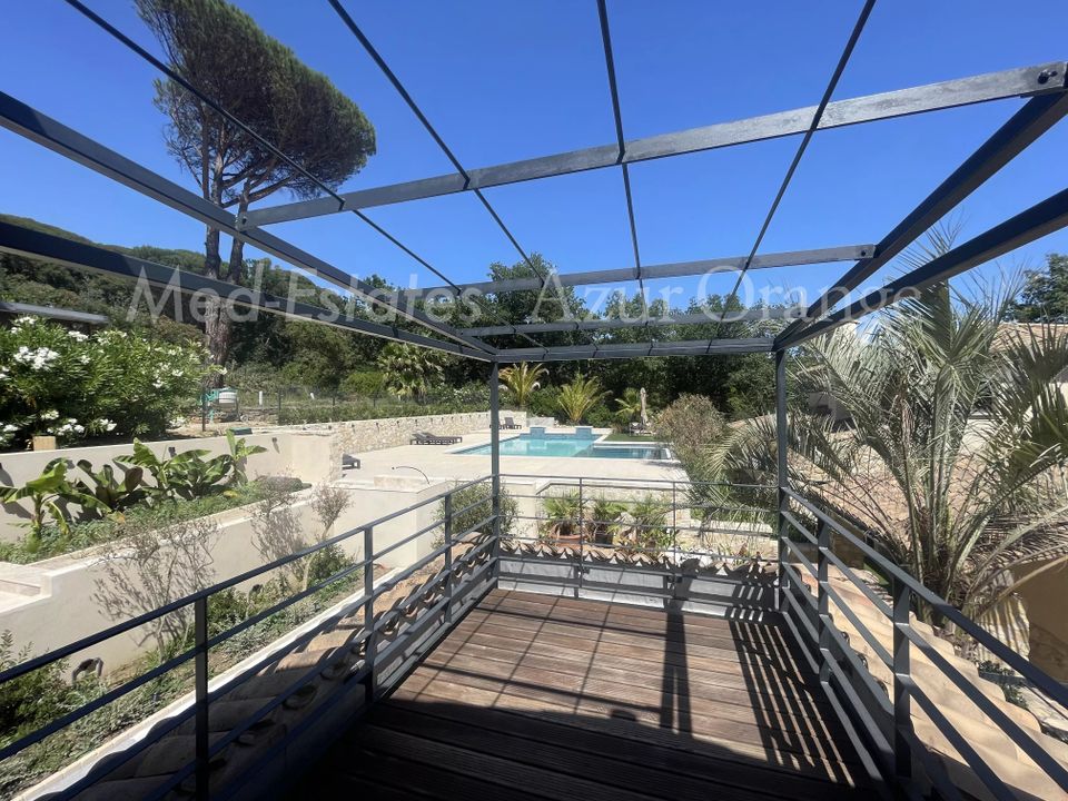 Apartamento en Grimaud, Var - foto 1