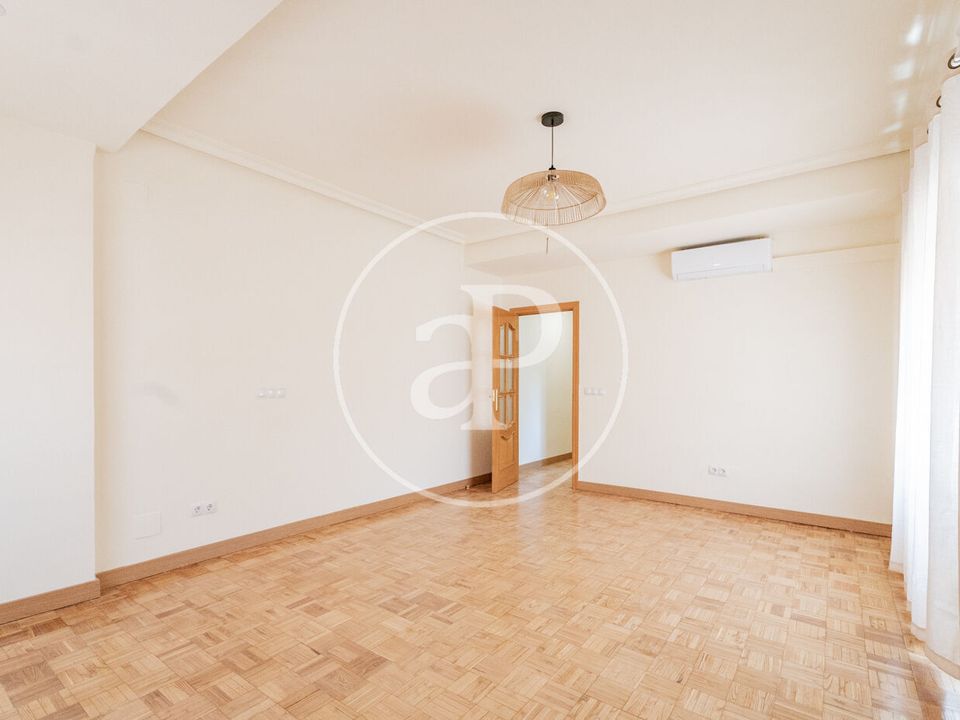 Apartment in Madrid, Madrid - photo 3