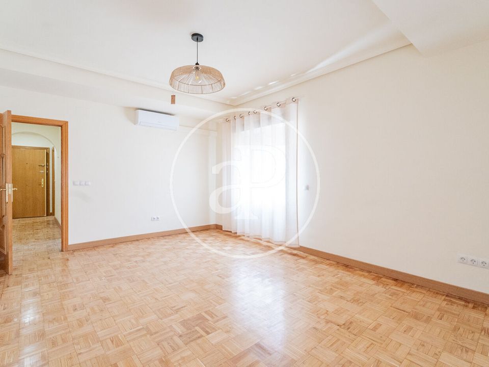 Apartment in Madrid, Madrid - photo 4