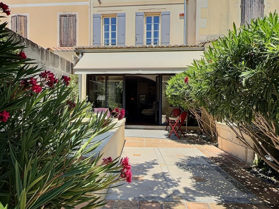 Casa de pueblo en Mouriès, Bouches-du-Rhone - foto 1