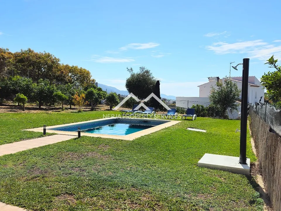 Villa em Nerja, Malaga - foto 1