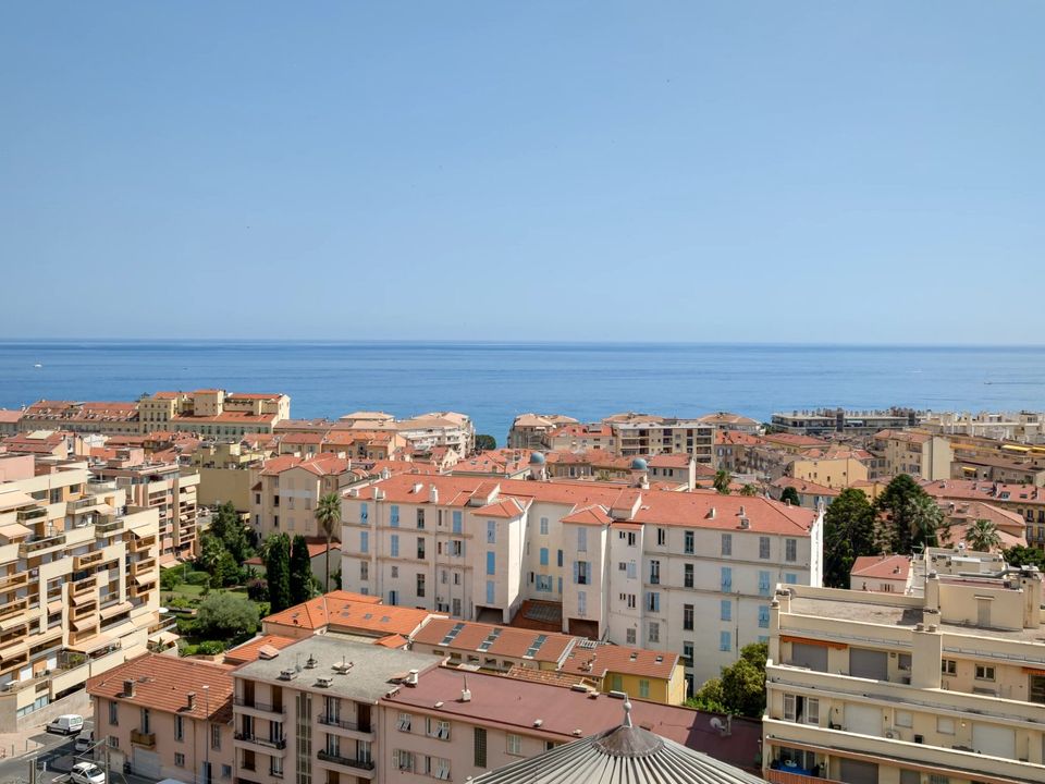 Villa en Menton, Alpes-Maritimes - foto 1