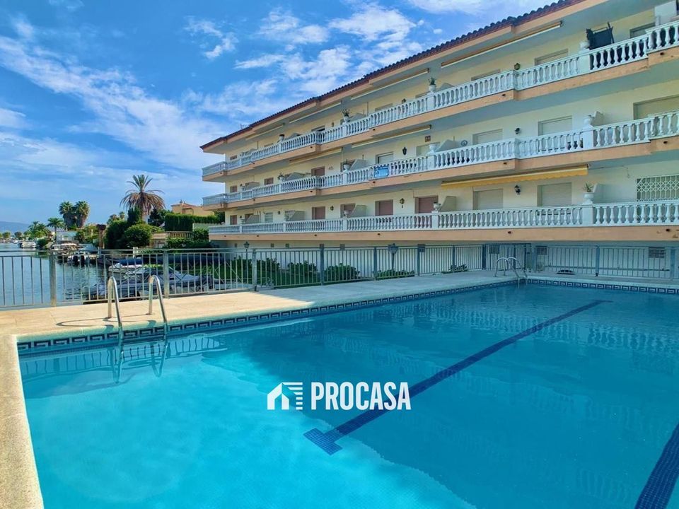 Lejlighed i Empuriabrava, Gerona - foto 1