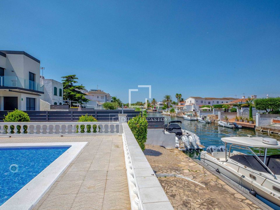 Villa i Empuriabrava, Gerona - foto 2
