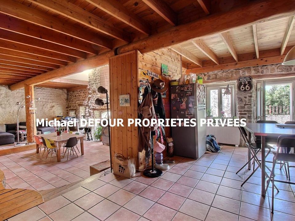 Villa en Bas-en-Basset, Haute-Loire - foto 1