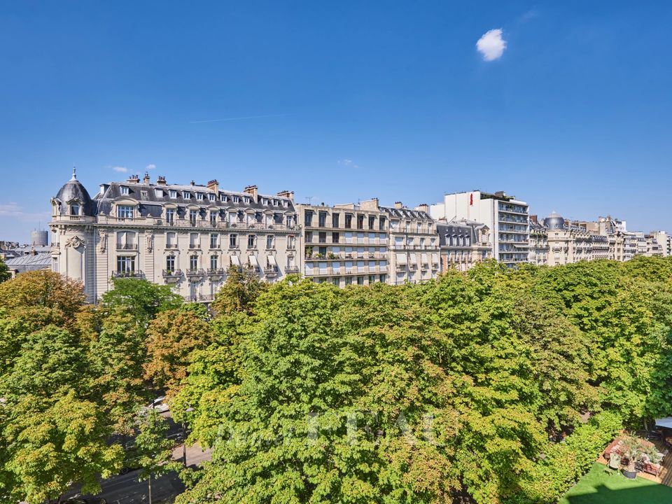 Apartment in Paris, Paris - photo 2