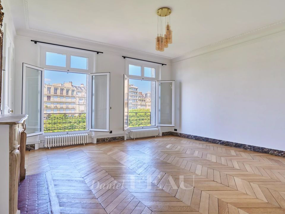 Apartment in Paris, Paris - photo 3