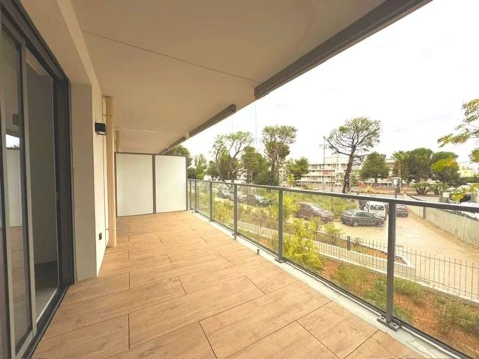 Leilighet i Saint-Laurent-du-Var, Alpes-Maritimes - bilde 1