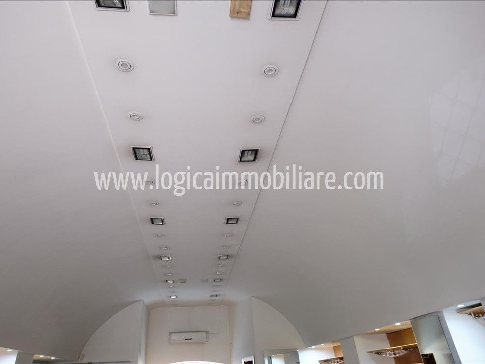 L'establiment comercial a Galatina, Lecce - foto 5