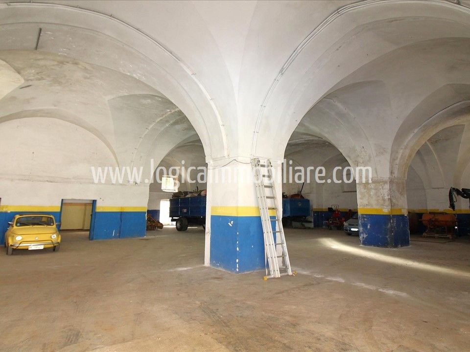 Kommersiell fastighet i Manduria, Taranto - foto 1