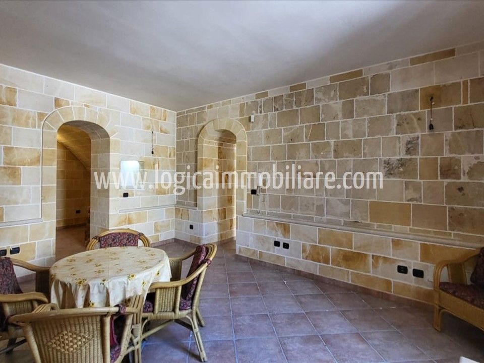 L'establiment comercial a Copertino, Lecce - foto 3