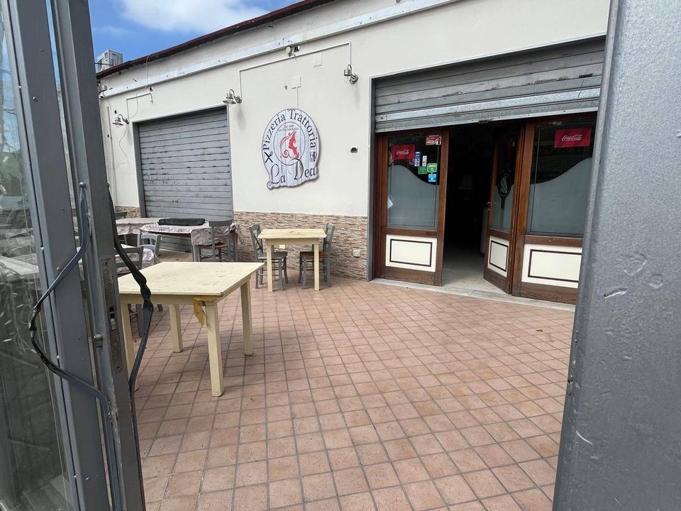 L'establiment comercial a San Giorgio a Cremano, Naples - foto 1