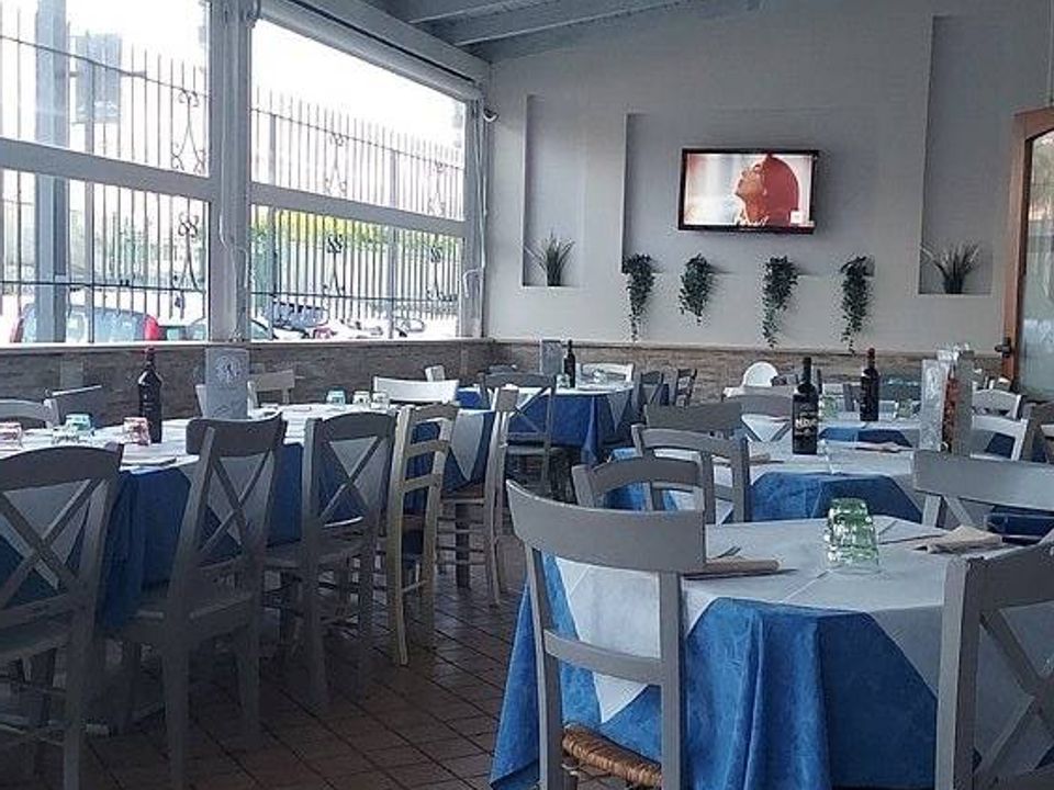 L'establiment comercial a San Giorgio a Cremano, Naples - foto 2