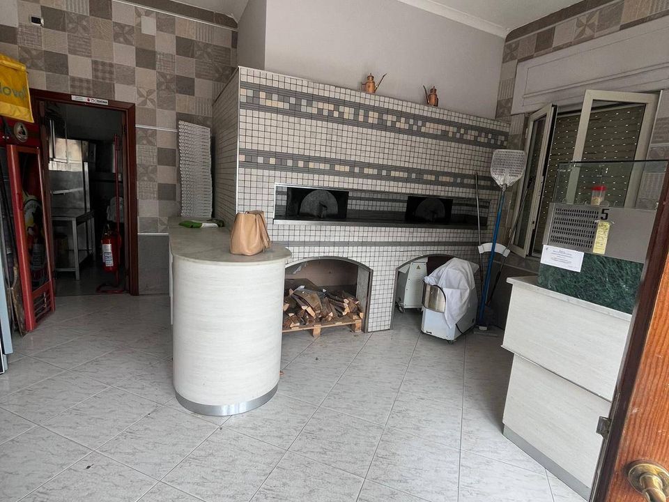 L'establiment comercial a San Giorgio a Cremano, Naples - foto 4