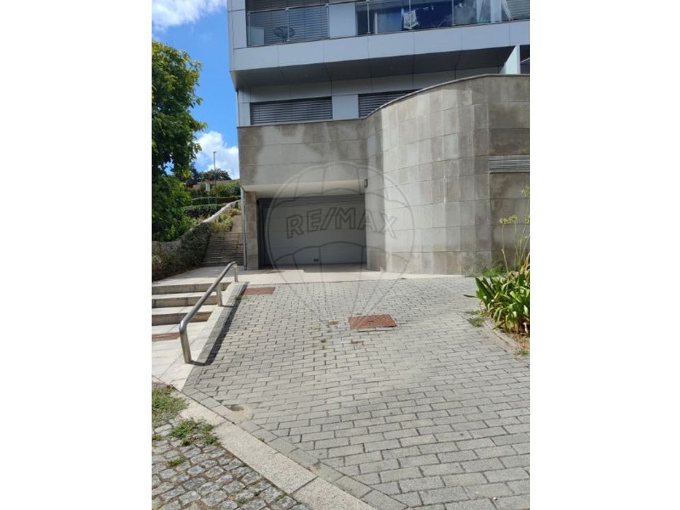 Garasje i Guimaraes, Braga - bilde 1