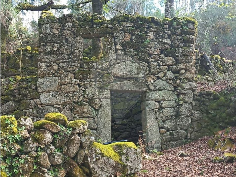 Helårsgrund i Arcos de Valdevez, Viana do Castelo - foto 1