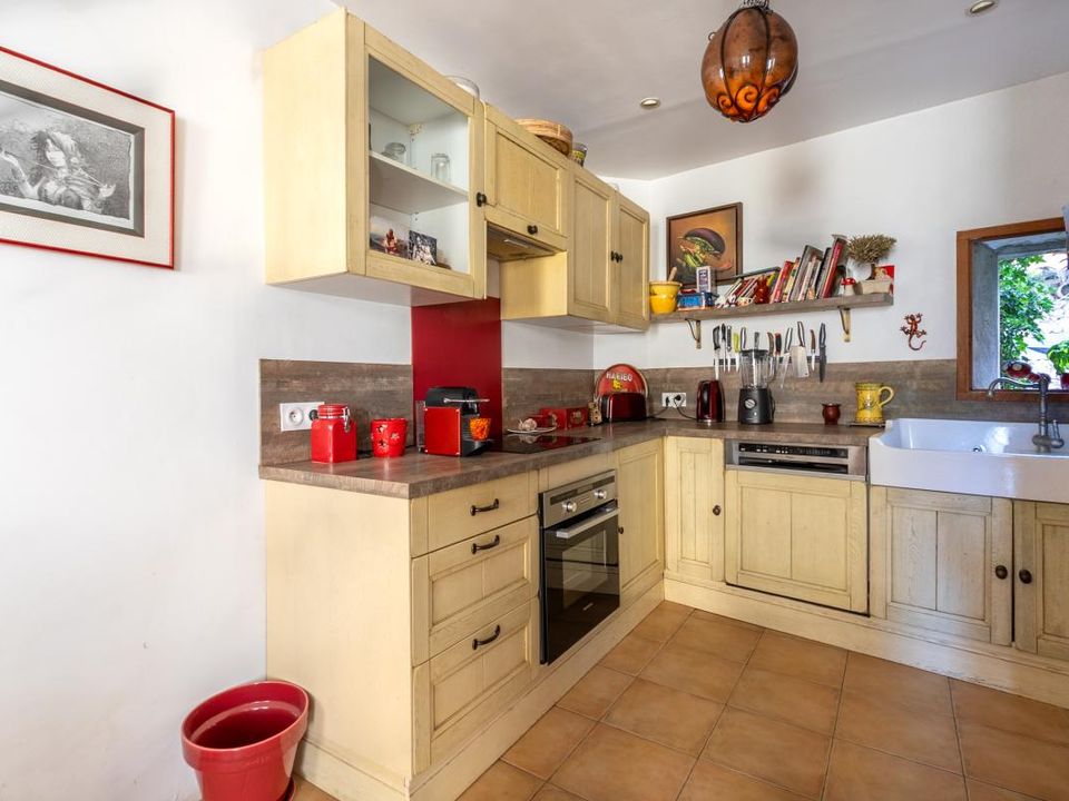 Landsbyhus i Cuges-les-Pins, Bouches-du-Rhone - foto 4