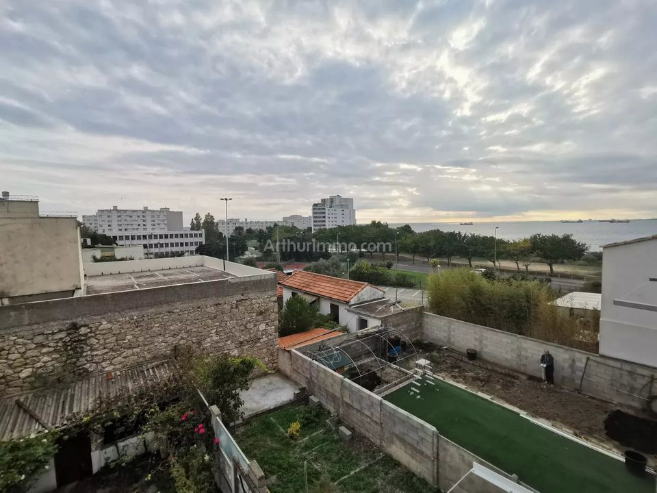 Apartment in Port-de-Bouc, Bouches-du-Rhone - photo 1