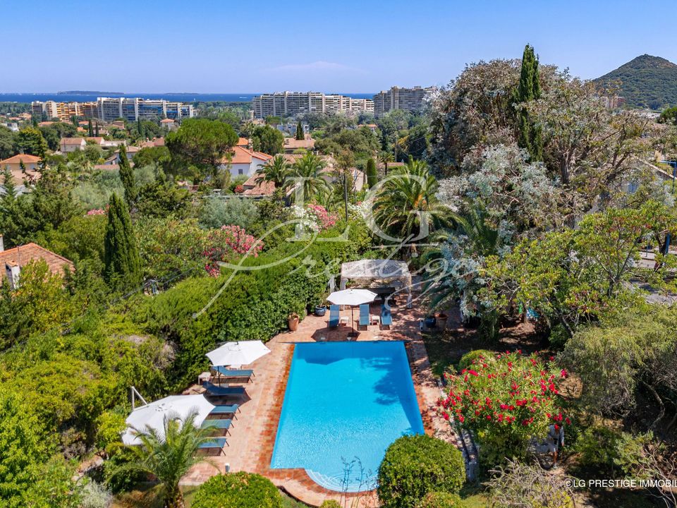 Villa i Mandelieu-la-Napoule, Alpes-Maritimes - foto 3