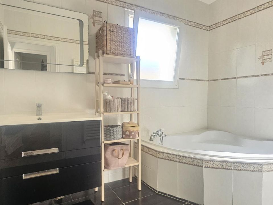 Villa a Saint-Laurent-de-Mure, Rhone - foto 3