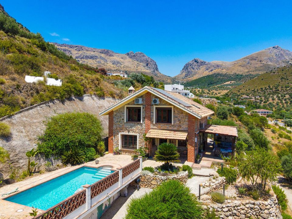 Villa en Alcaucin, Malaga - foto 1