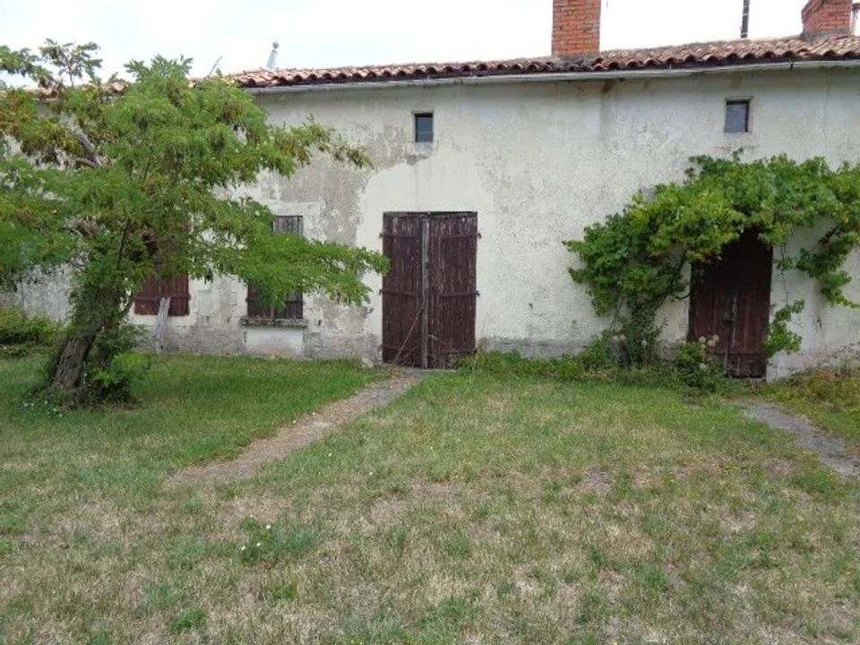 Dorpshuis in Valdelaume, Deux-Sevres - foto 1