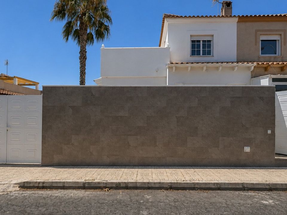 Casa de pueblo en Los Altos, Alicante - foto 1