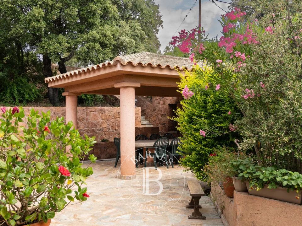 Villa in Porto-Vecchio, Corse-du-Sud - foto 4