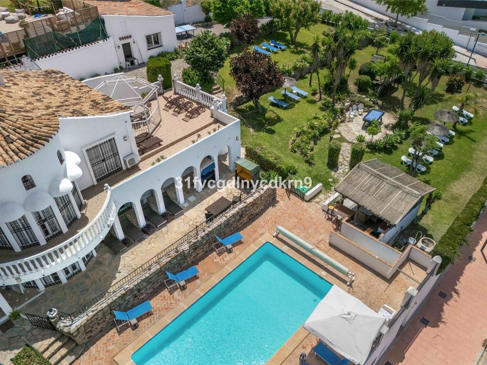 Villa en Estepona, Malaga - foto 2