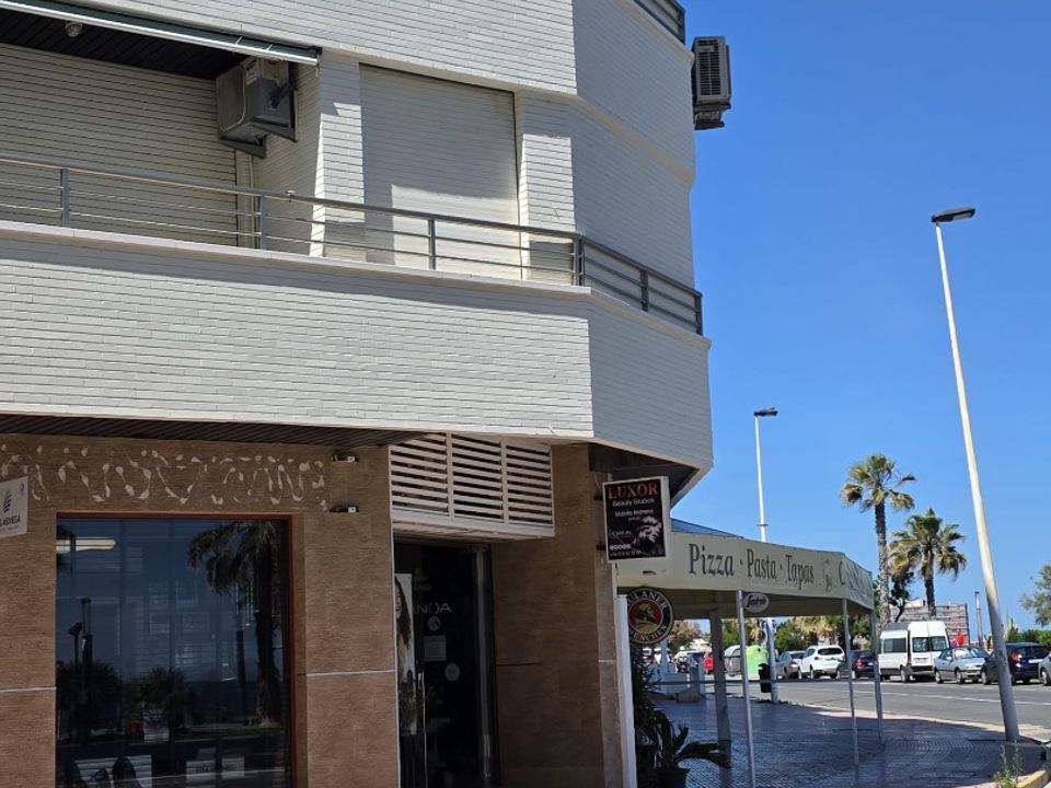 Erhvervsejendom i Torrevieja, Alicante - foto 2