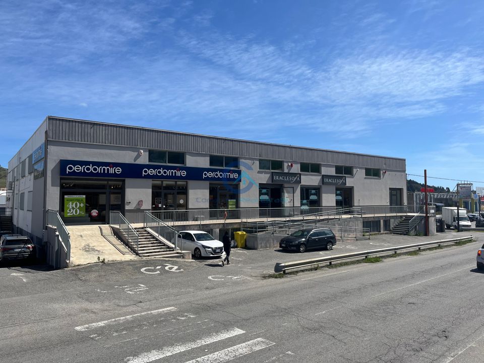 Erhvervsejendom i Catanzaro, Catanzaro - foto 1