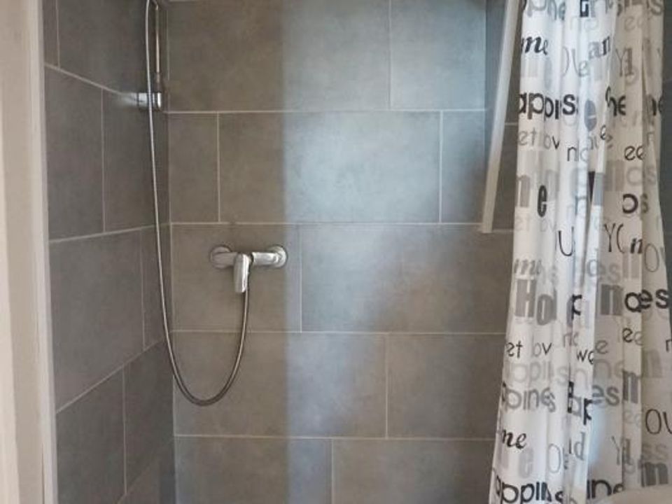 Apartment in Neuvic, Correze - photo 4