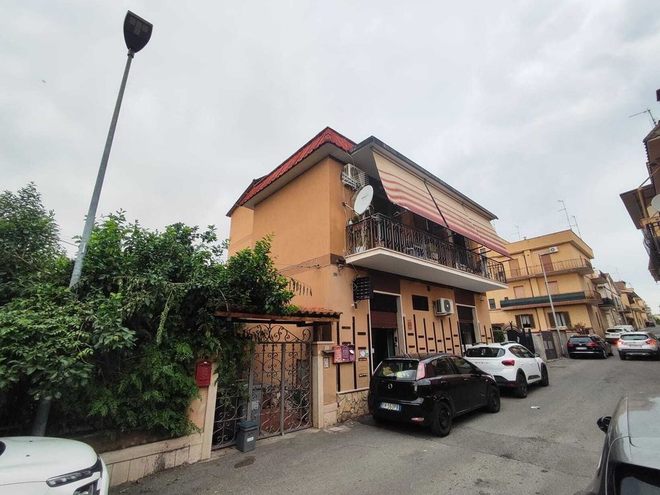 Erhvervsejendom i Guidonia Montecelio, Rome - foto 1