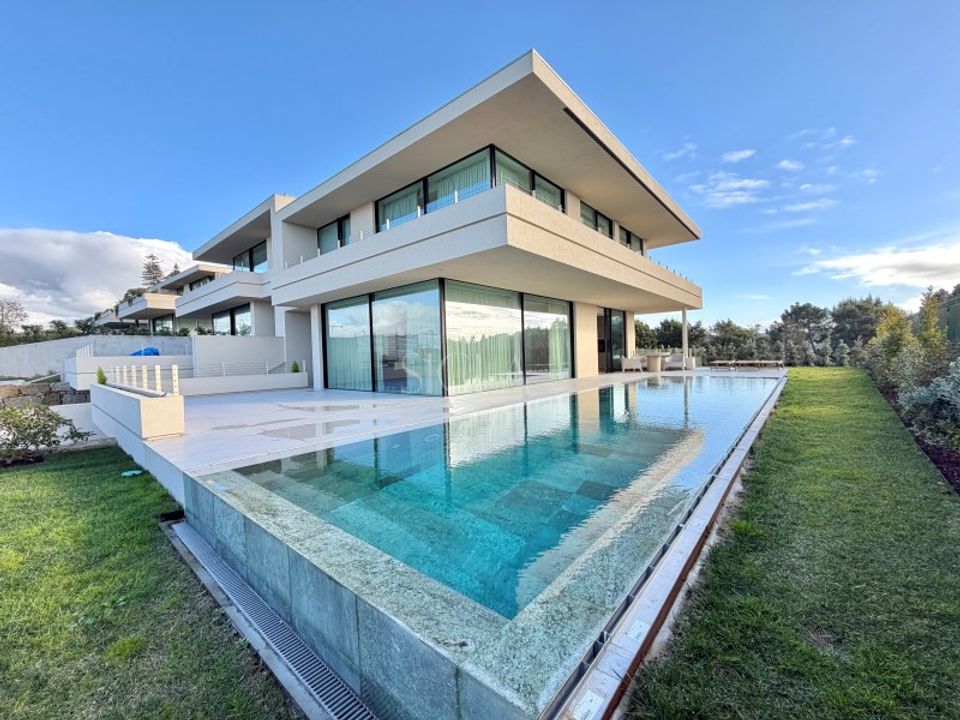 Villa in Canidelo, Porto - photo 1