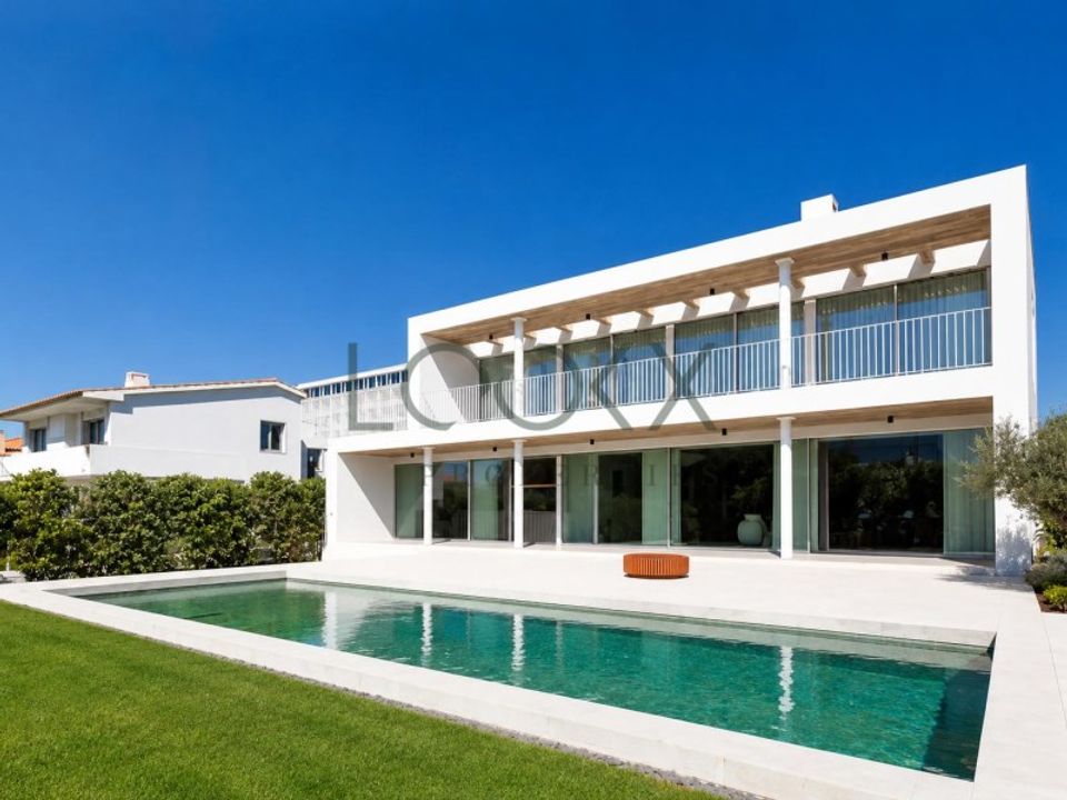 Villa in Carcavelos, Lisbon - photo 1