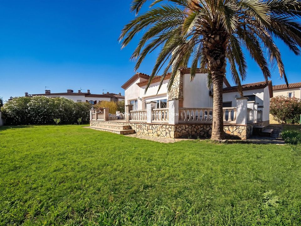 Villa em Torroella De Fluvia, Gerona - foto 1